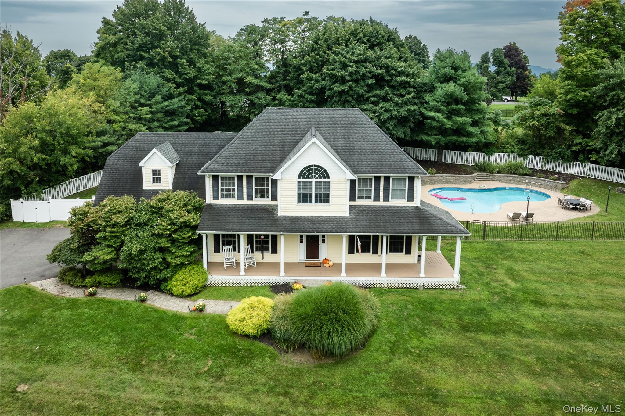 12 Ridgeview Lane — photo