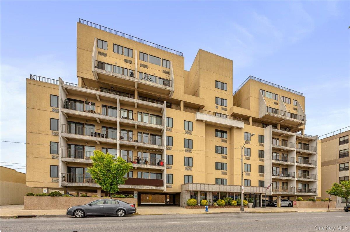 235 W Park Avenue 205 — photo
