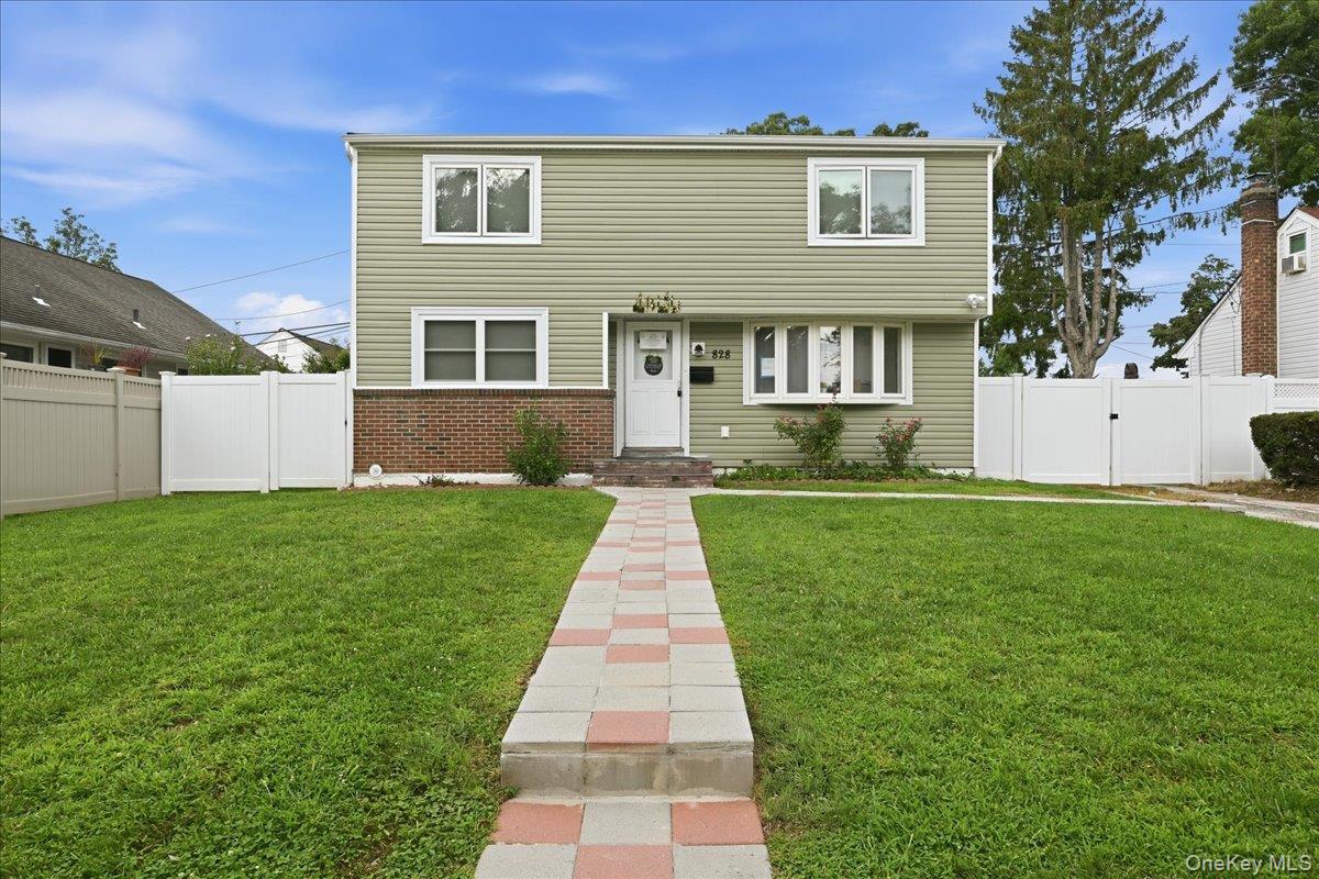 828 Bruce Drive — photo