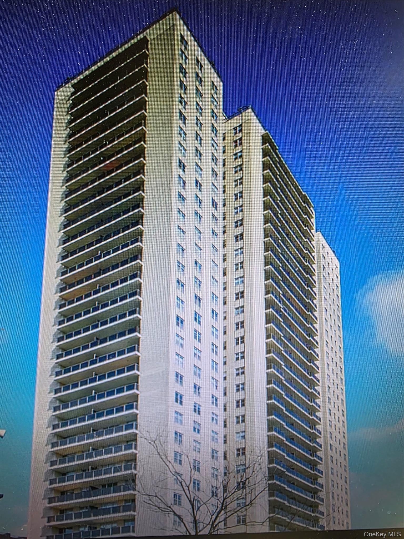 110-11 Queens Blvd 33a — photo