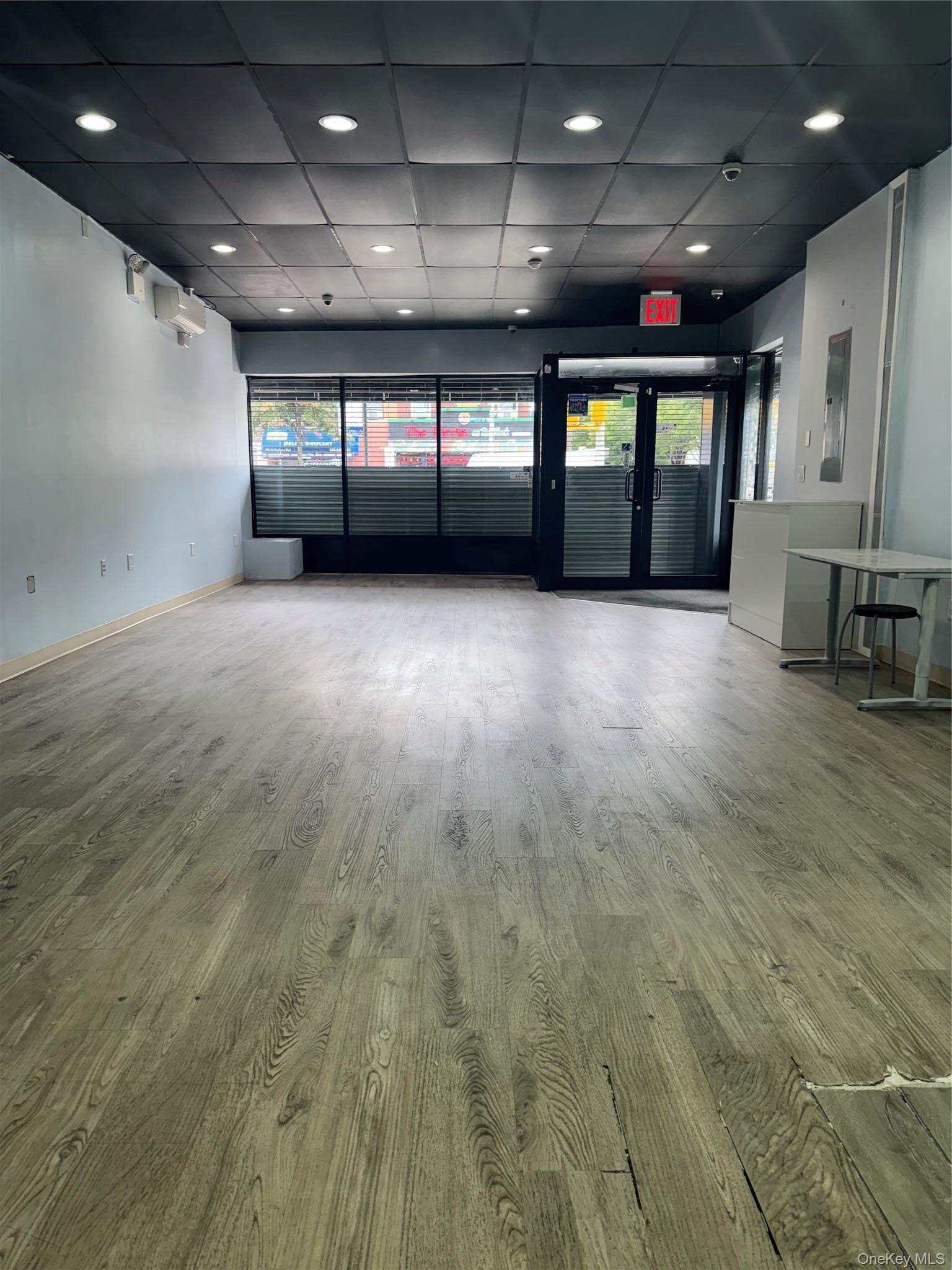 10401 Northern Blvd — photo