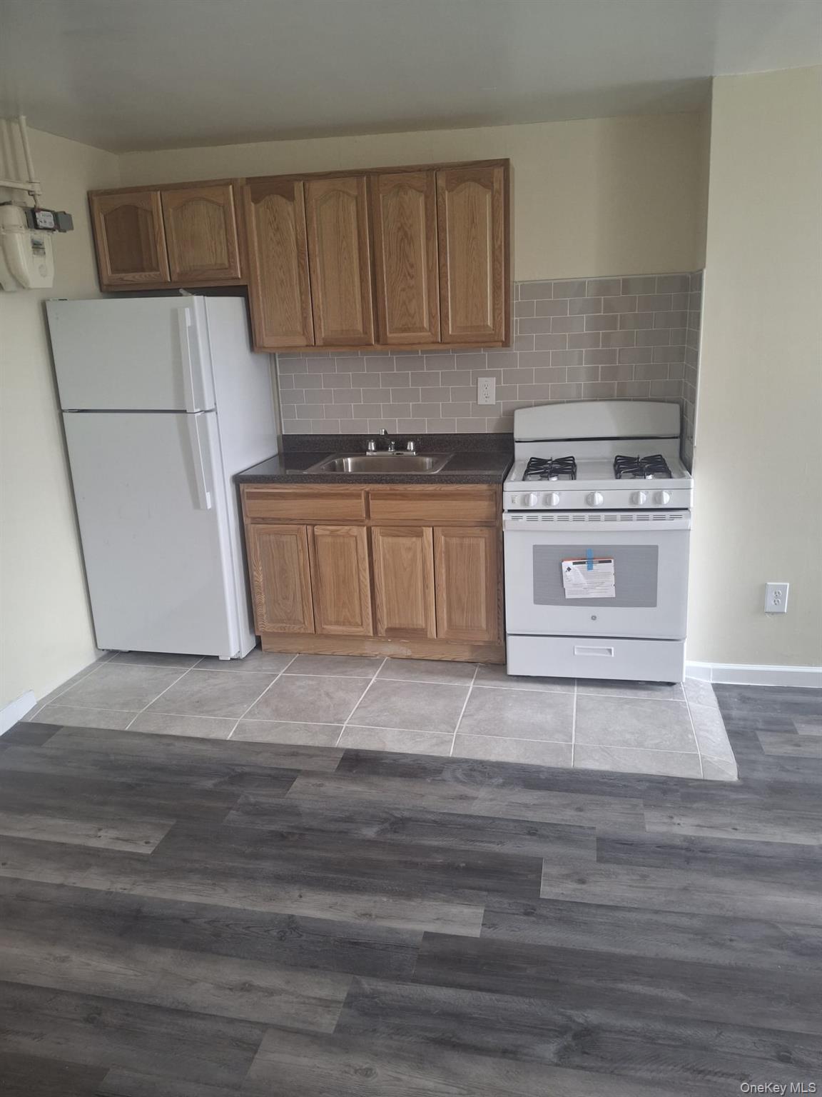 2015 Southern Blvd 8E — photo