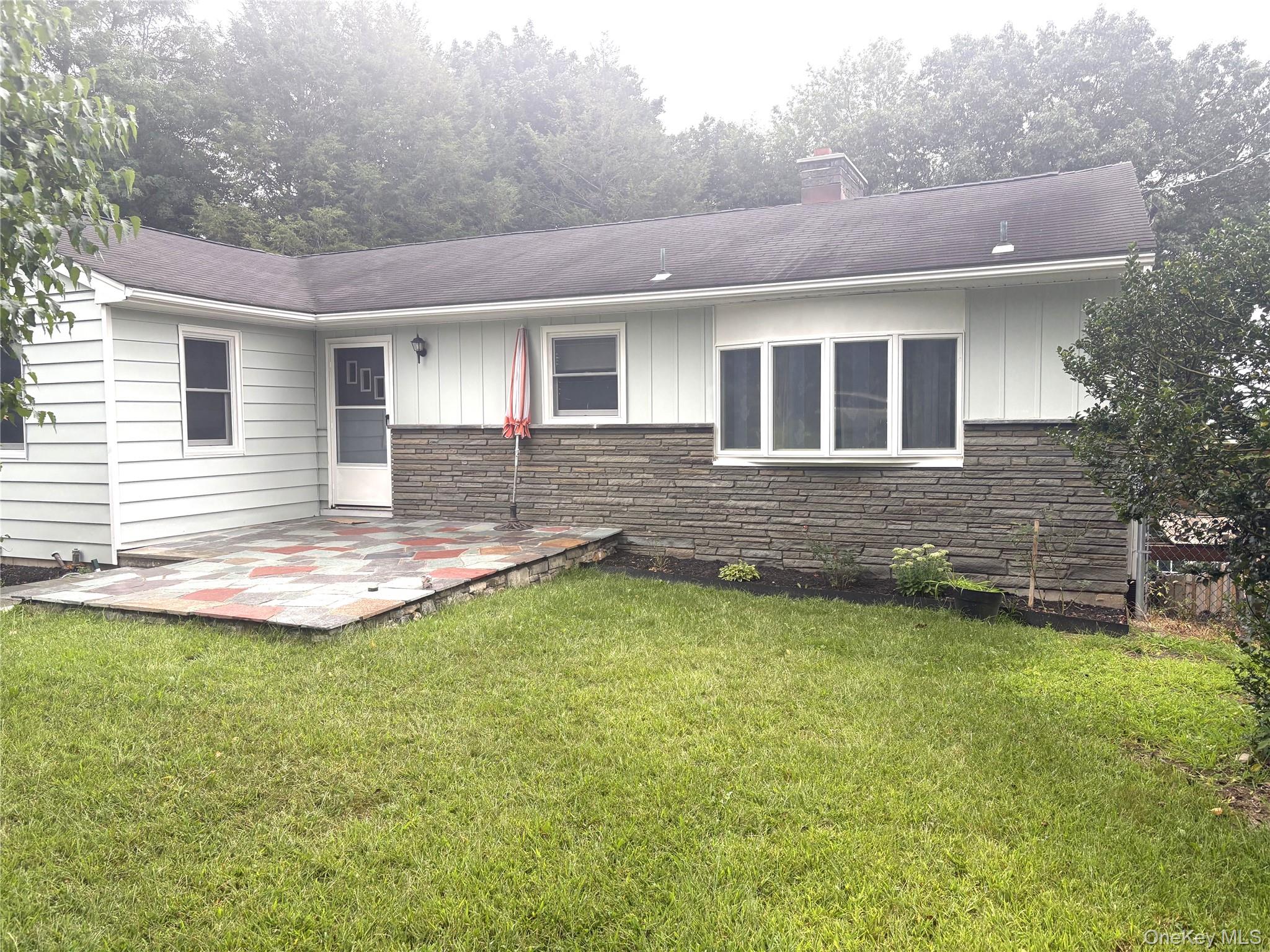 18 Robin Hill Drive — photo