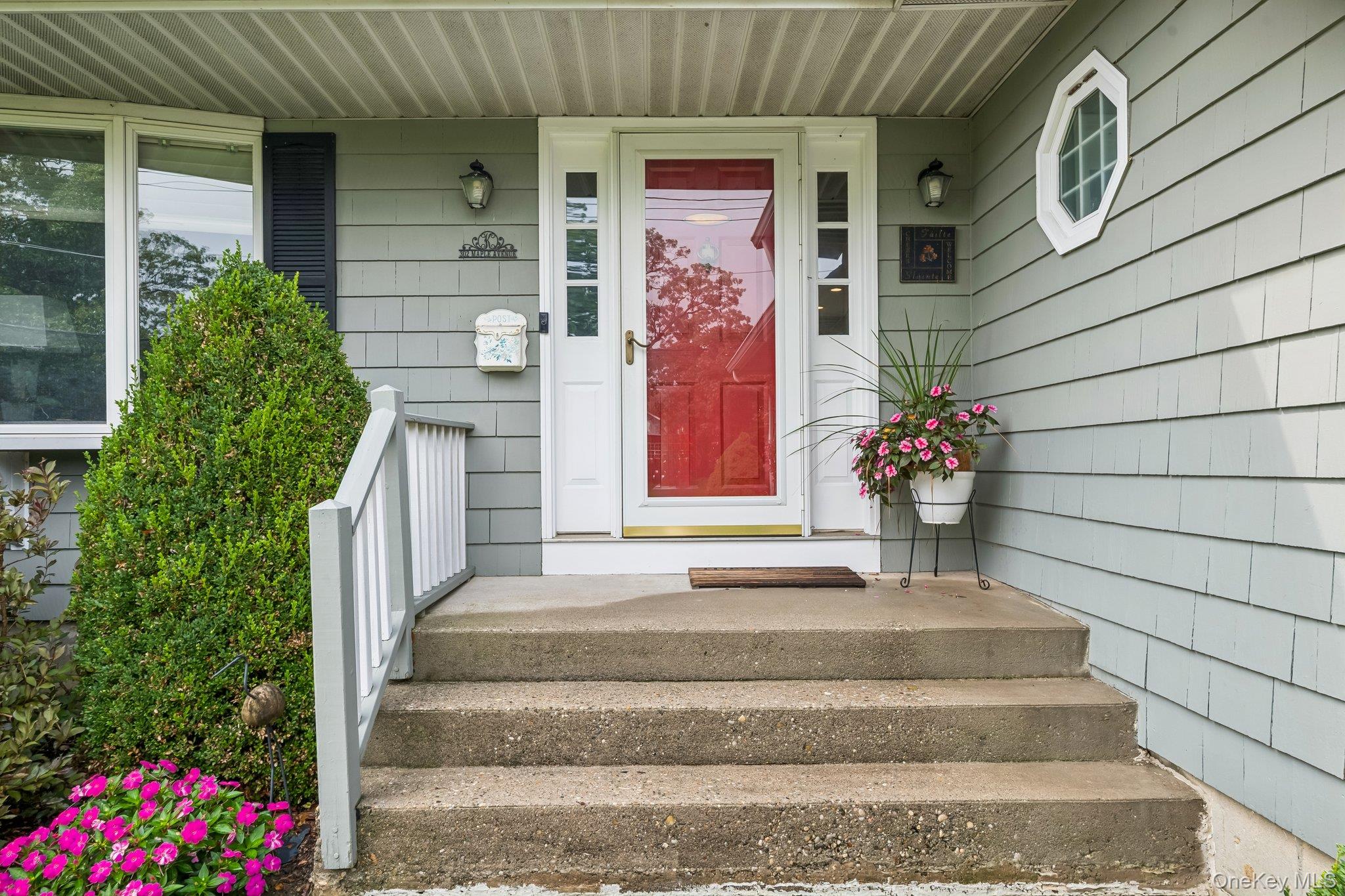 302 Maple Avenue, Patchogue, NY 11772 — photo 2