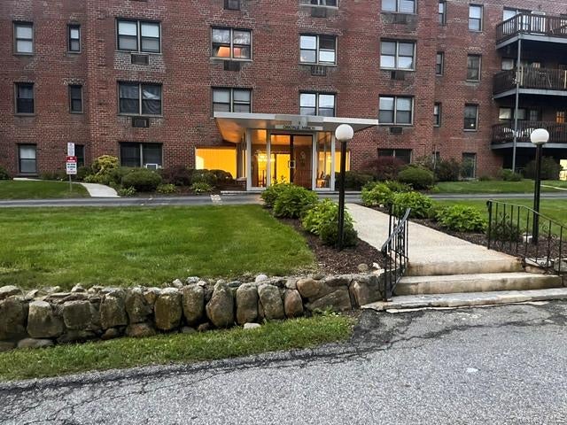 5 Oakdale Manor B22 — photo