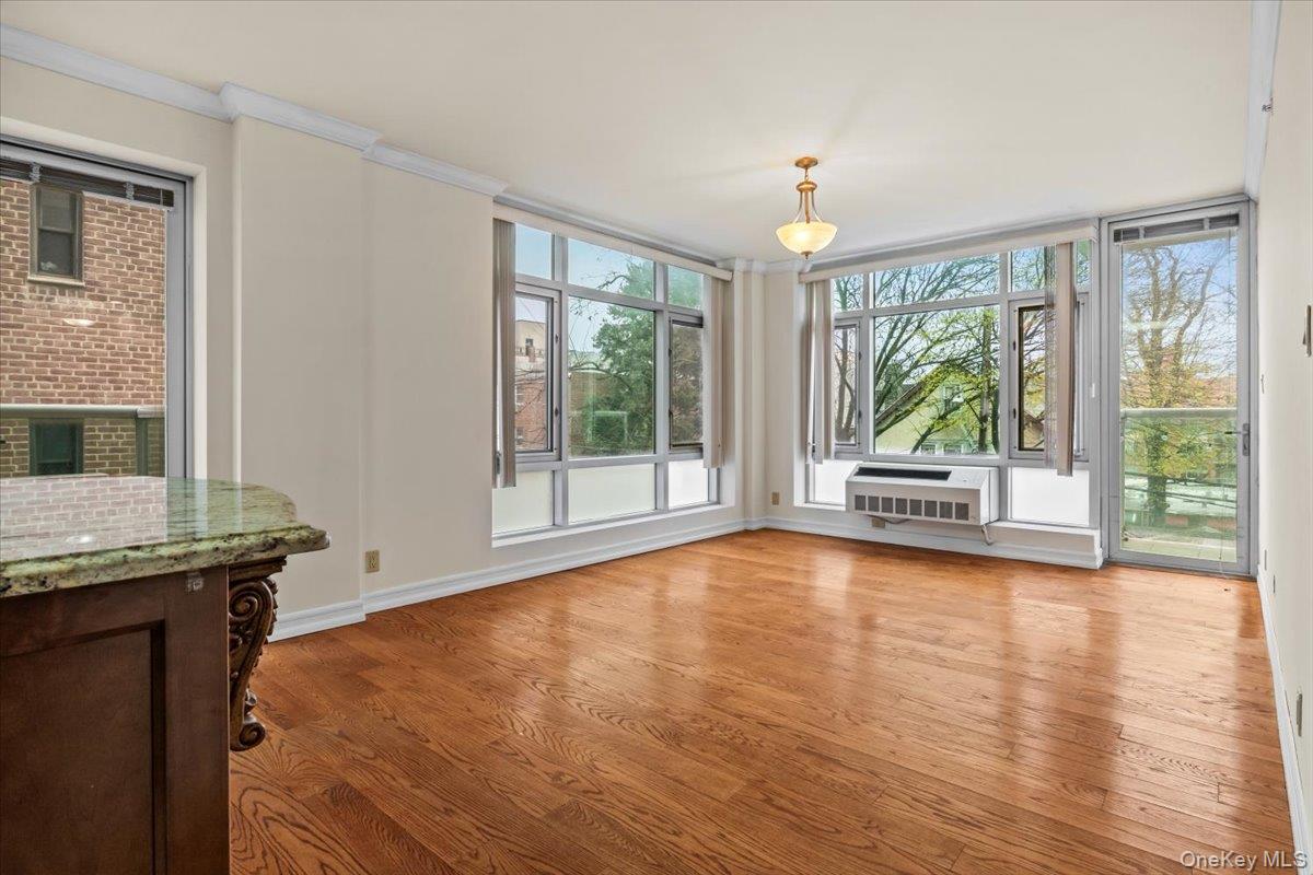 3511 Cambridge 3F — photo