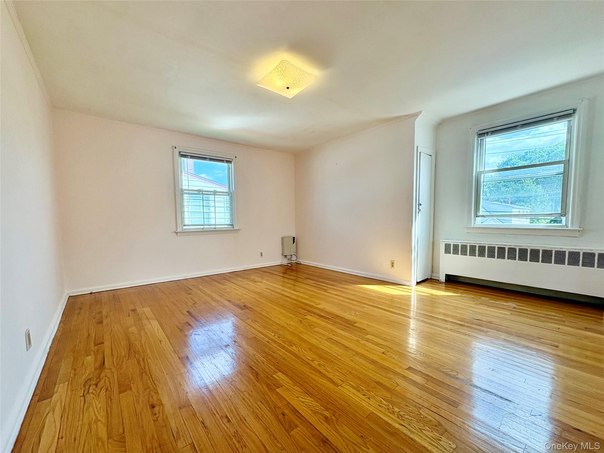 Home in Valley Stream, NY 11580 — photo 2