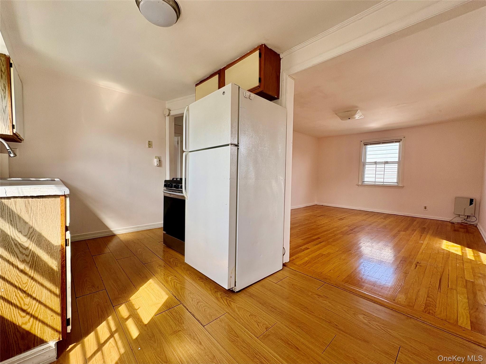 Home in Valley Stream, NY 11580 — photo 3