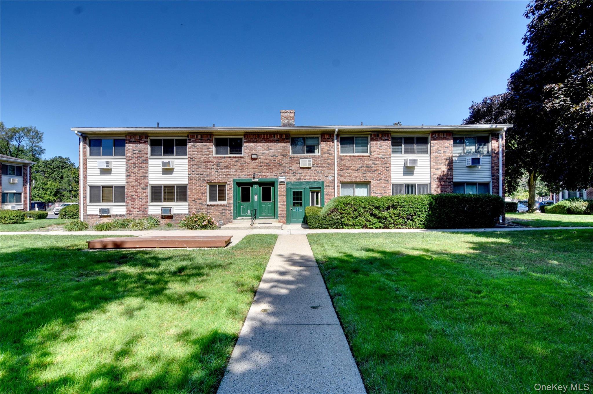2453 Union Boulevard 39B — photo