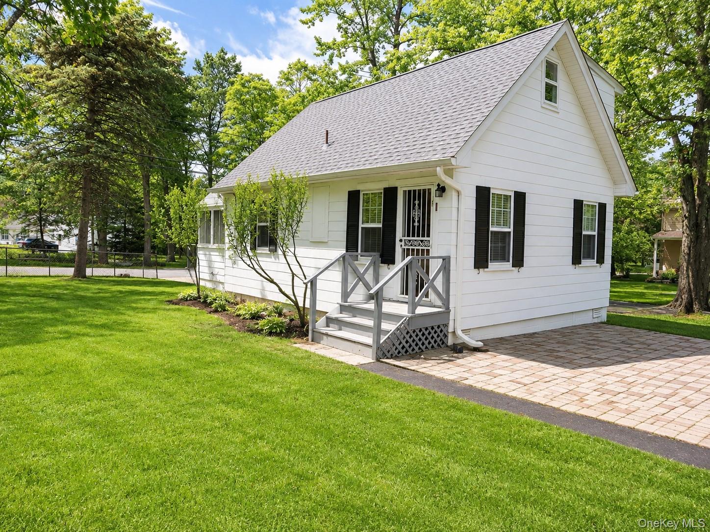 46 Midway Drive — photo