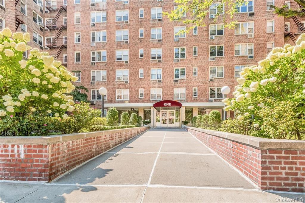 4 Sadore Lane 2W — photo