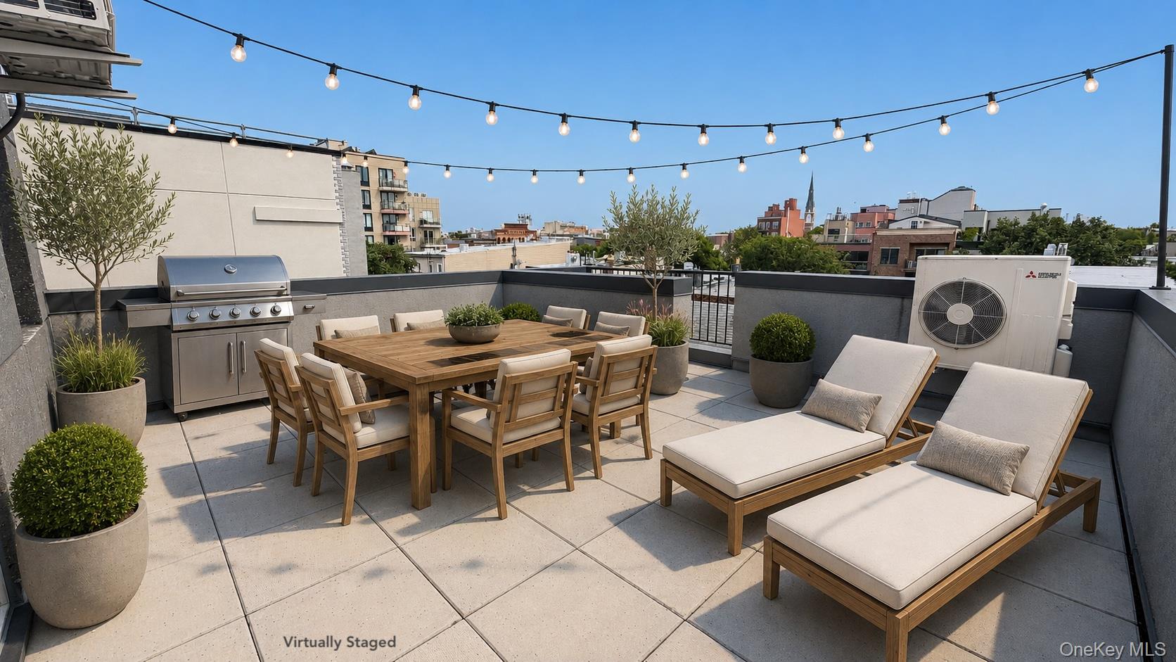 138 Huron Street Penthouse 3B — photo