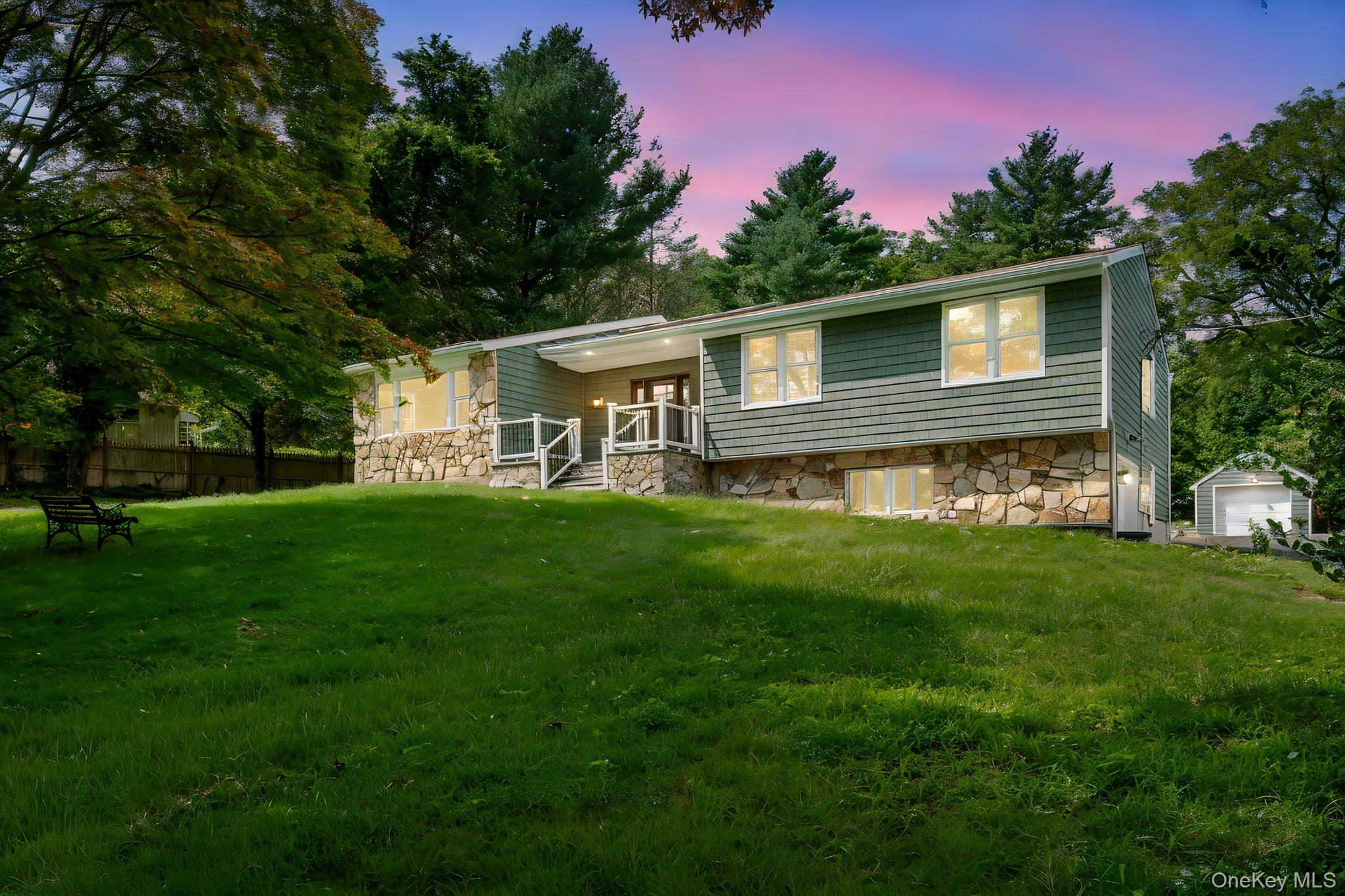 40 Lakeside Drive — photo