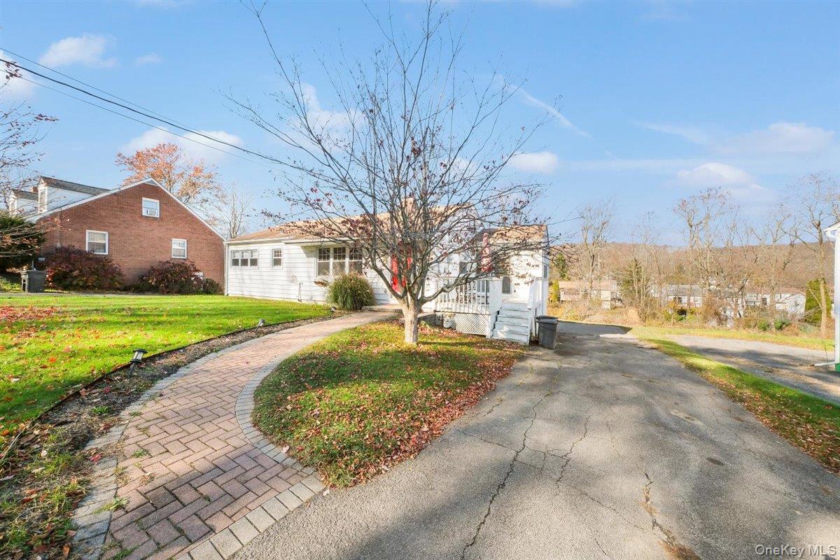 22 Quaker Hill Road — photo