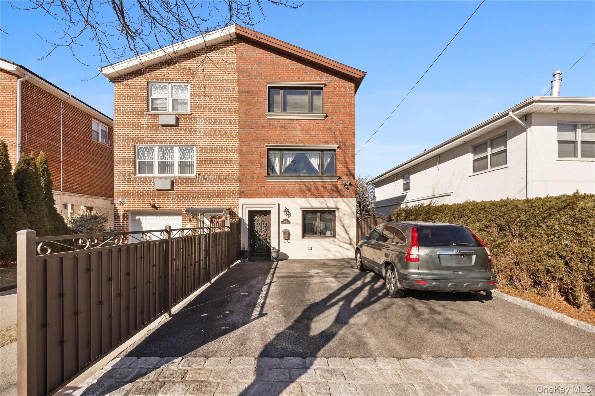 229 Ditmars Street — photo