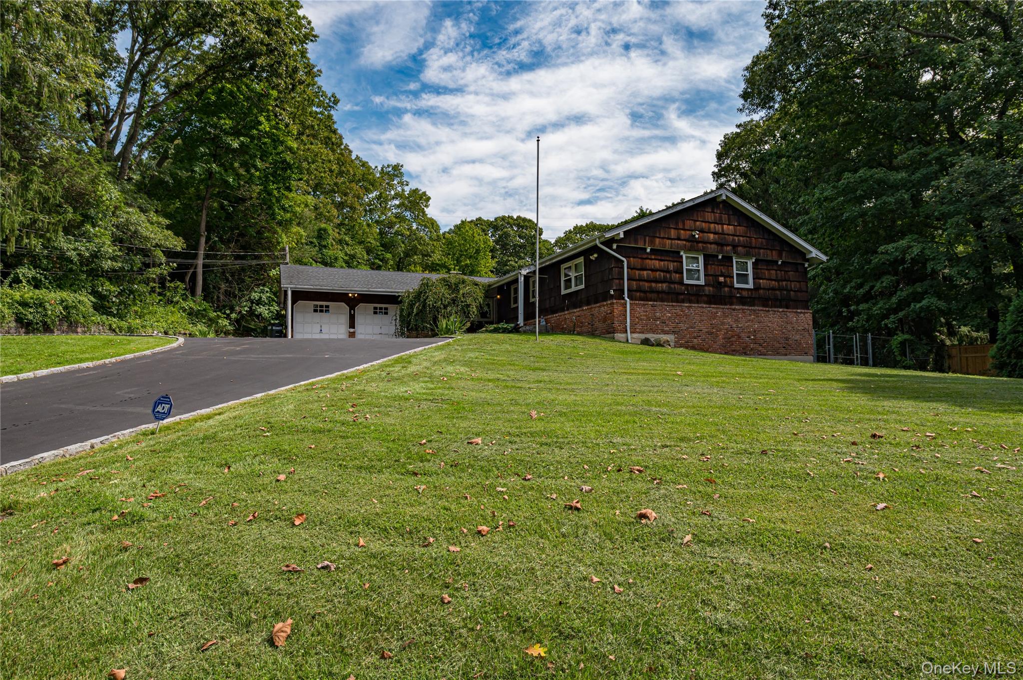 37 Buckingham Drive — photo