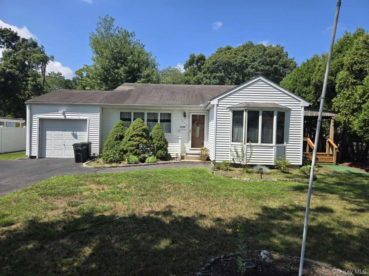 1556 N Gardiner Drive — photo