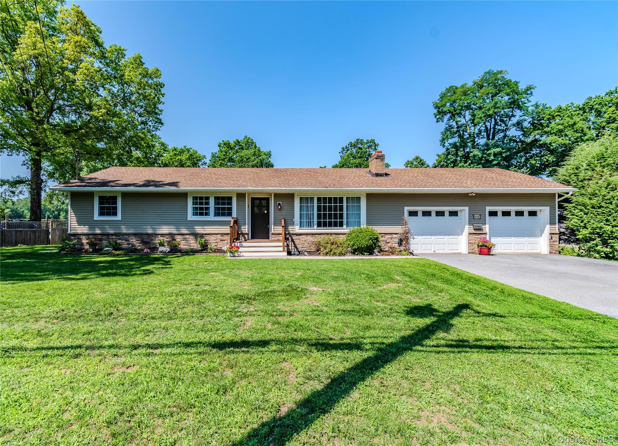 19 Closs Drive — photo