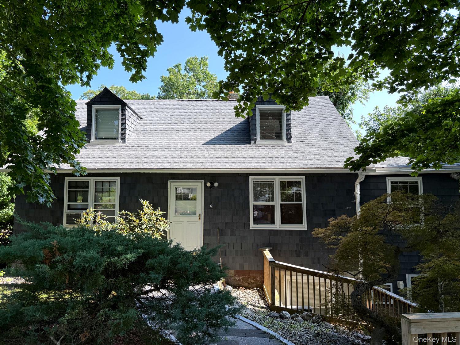 4 W Livingston Street — photo