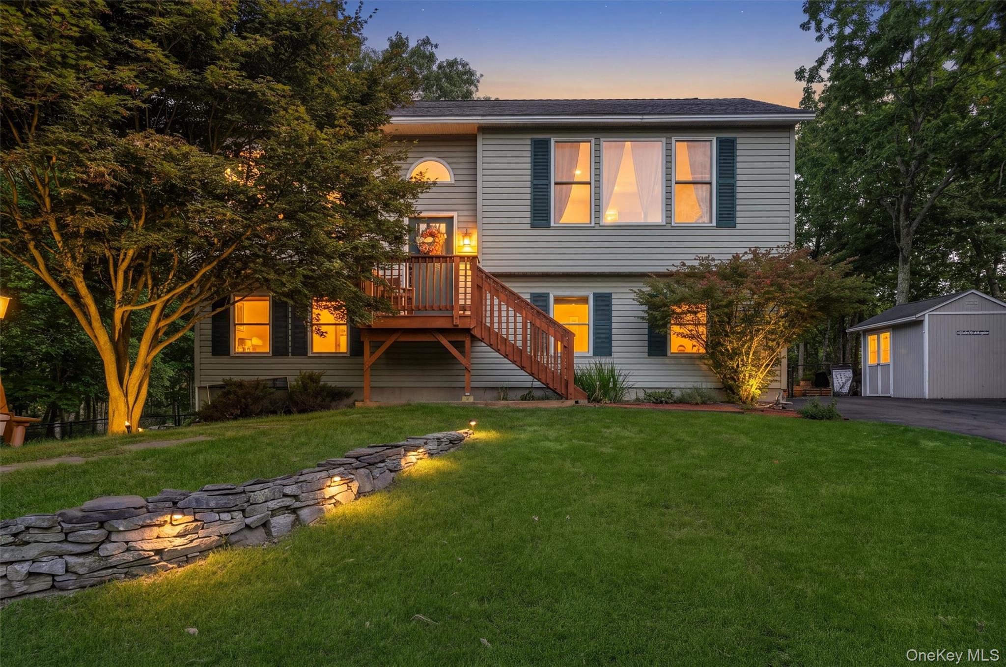 32 Nightingale Trail W — photo