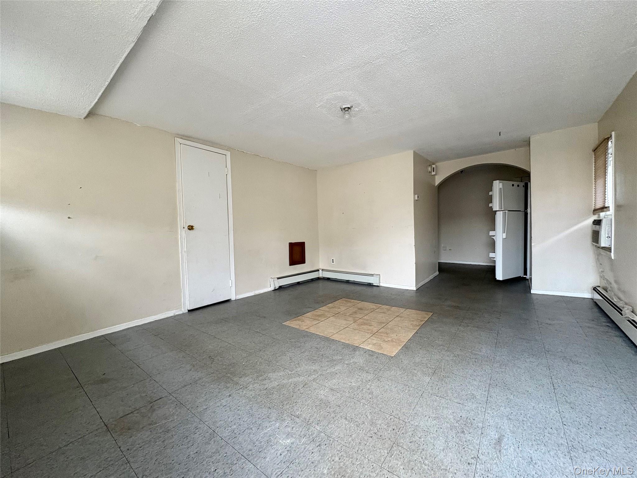 Home in Valley Stream, NY 11580 — photo 3