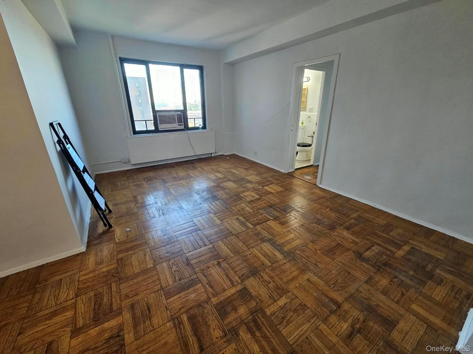 1507 Metropolitan Avenue 10E — photo