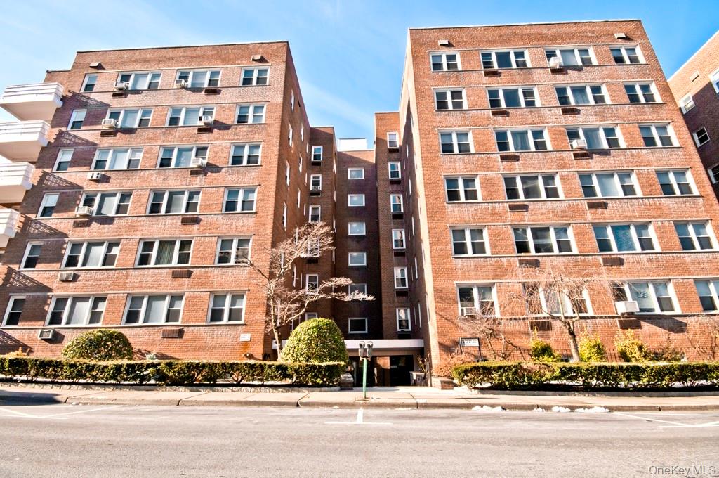 30 E Hartsdale Avenue 3E — photo