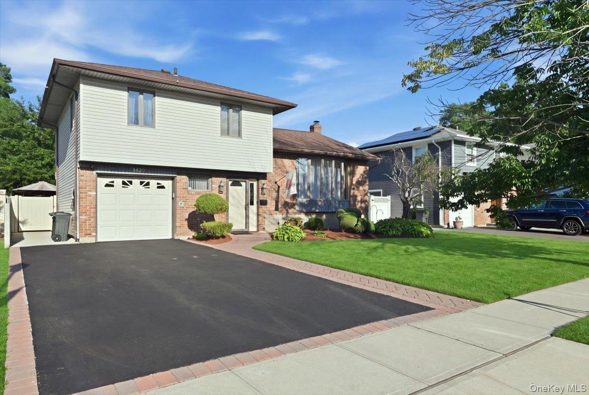 1420 Holiday Park Drive — photo