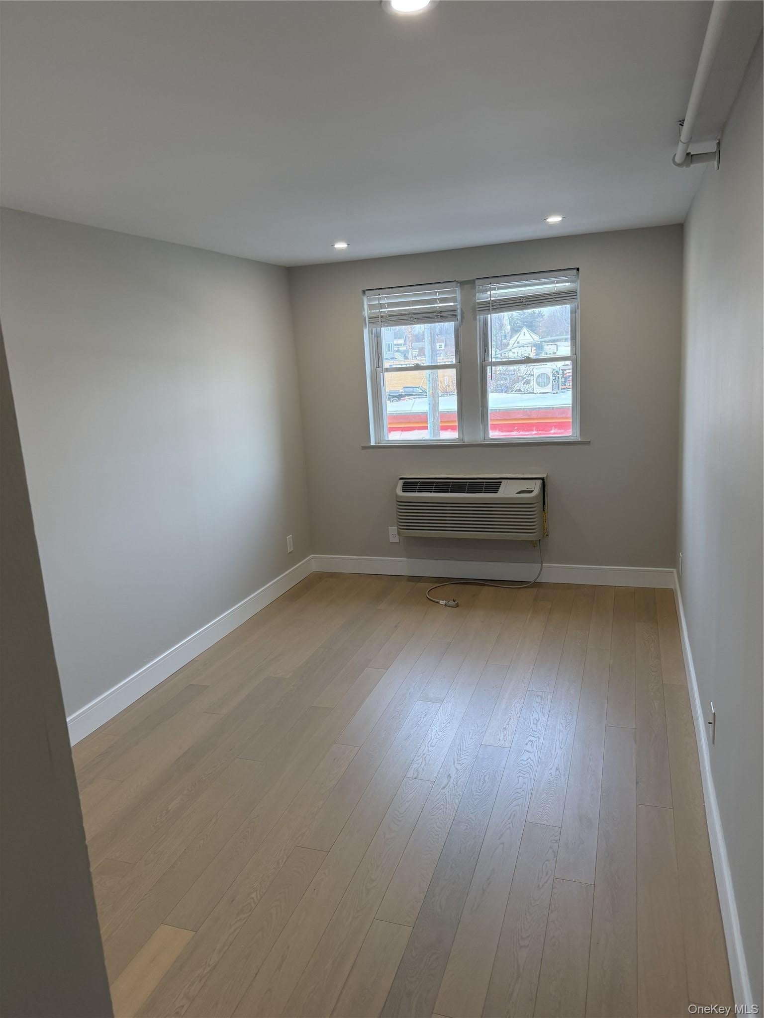 320 Post Avenue 3J — photo