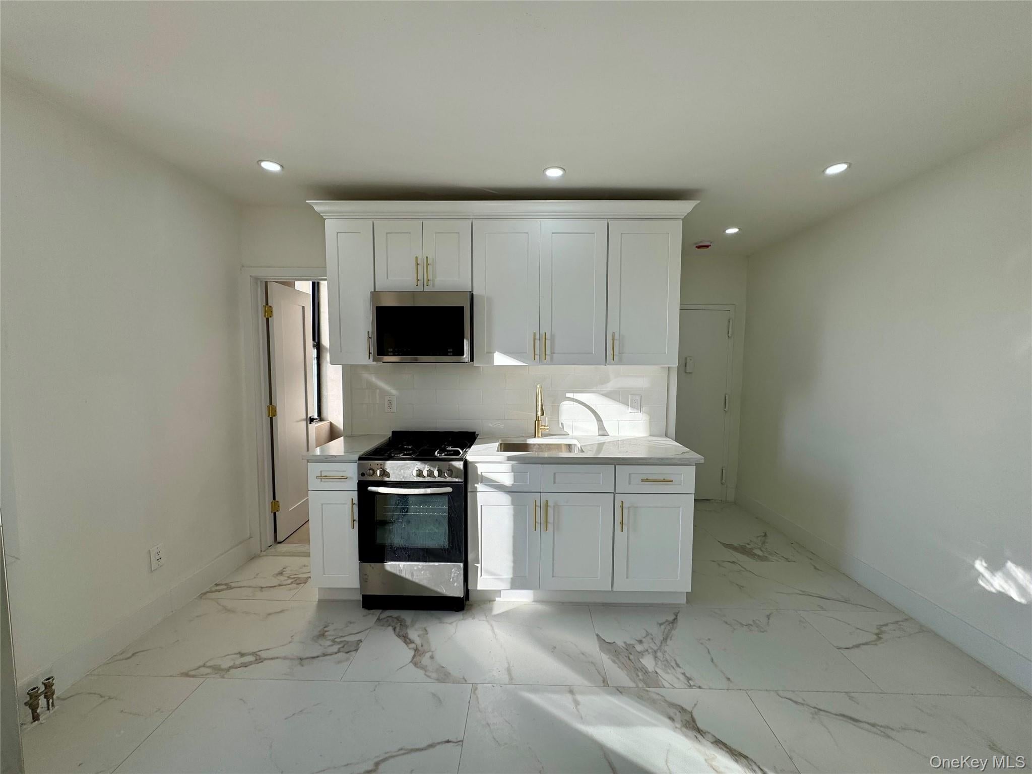 315 Riverside Boulevard 1 — photo