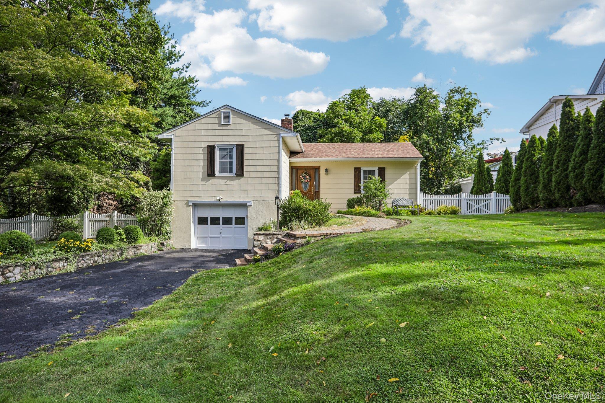 1 Brentwood Drive — photo