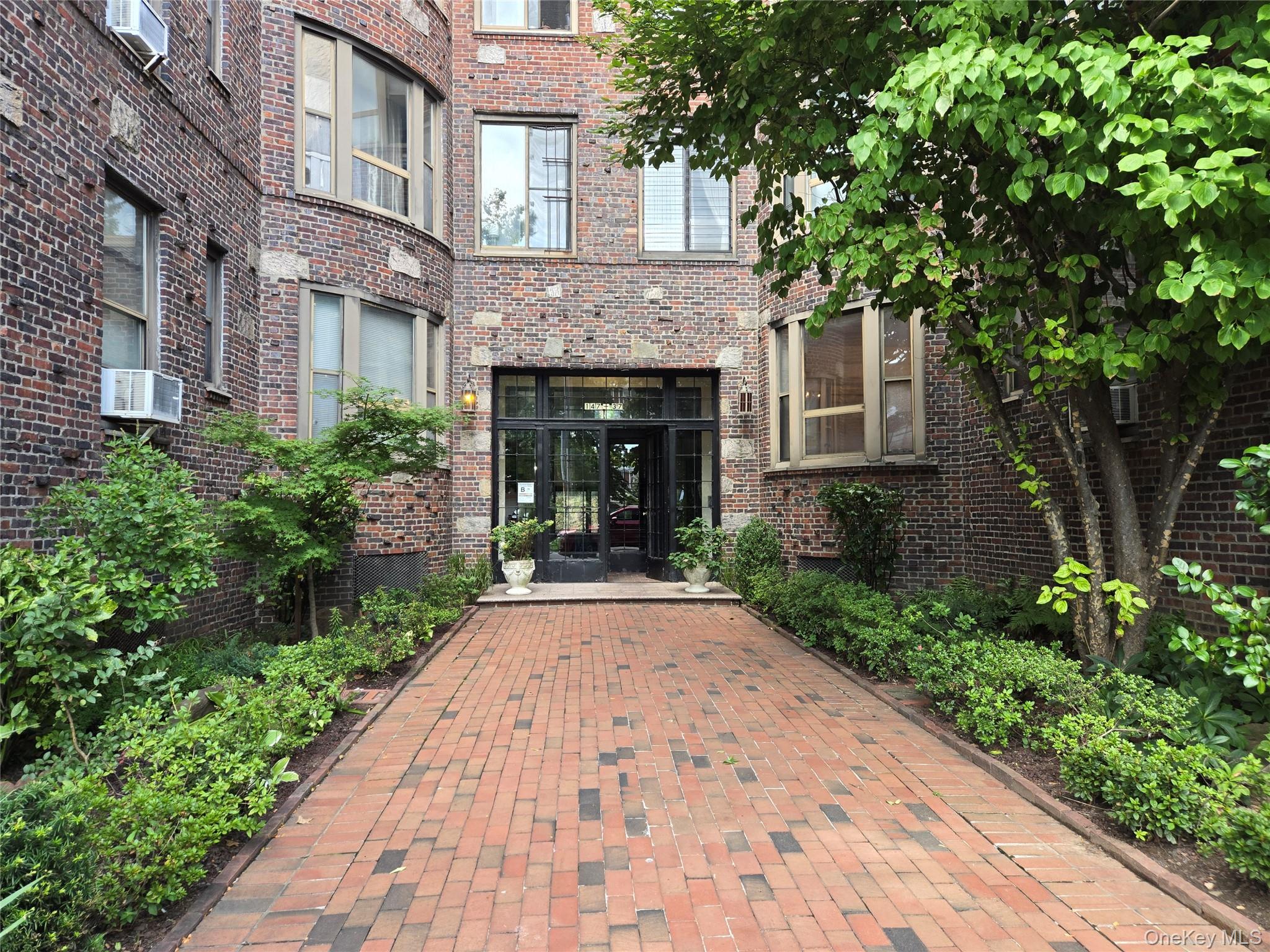 147-37 Beech Avenue 1G — photo