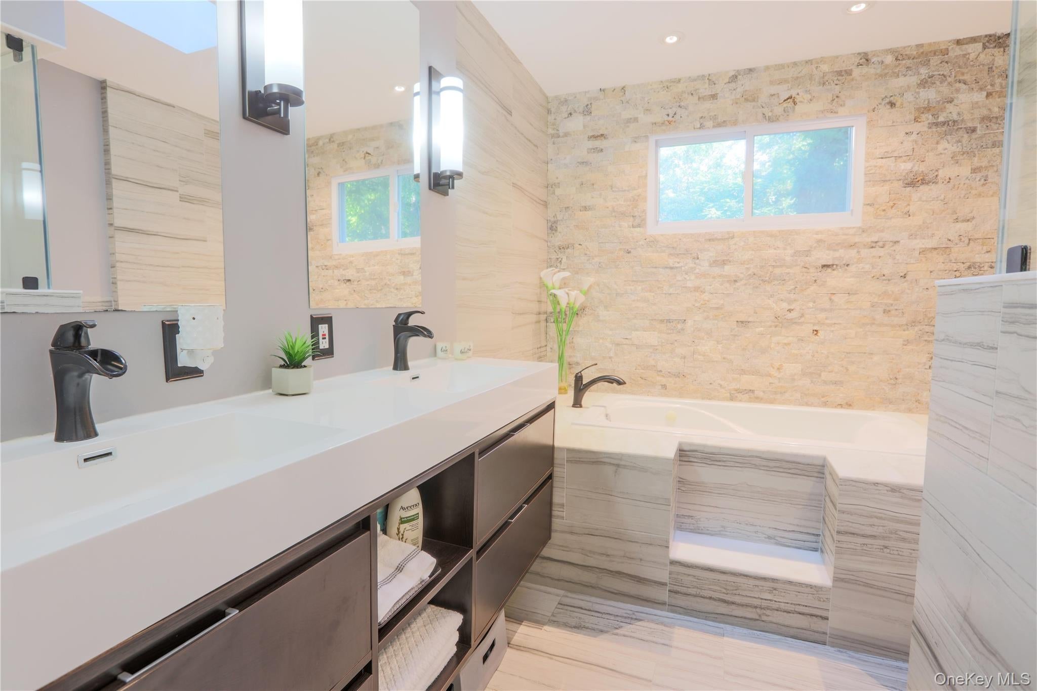 1553 Strawberry Road — photo