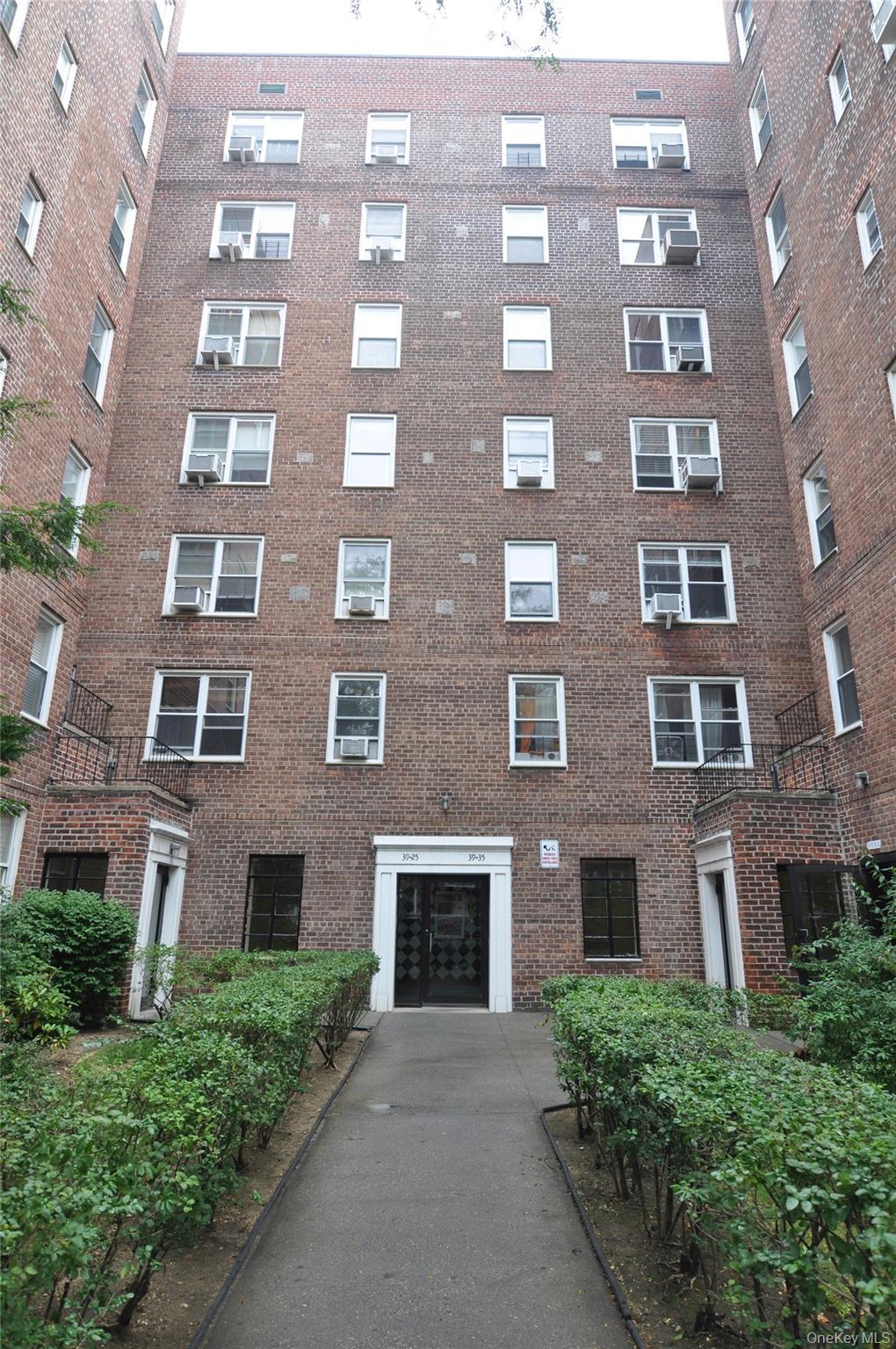 39-35 51st Street 6E — photo