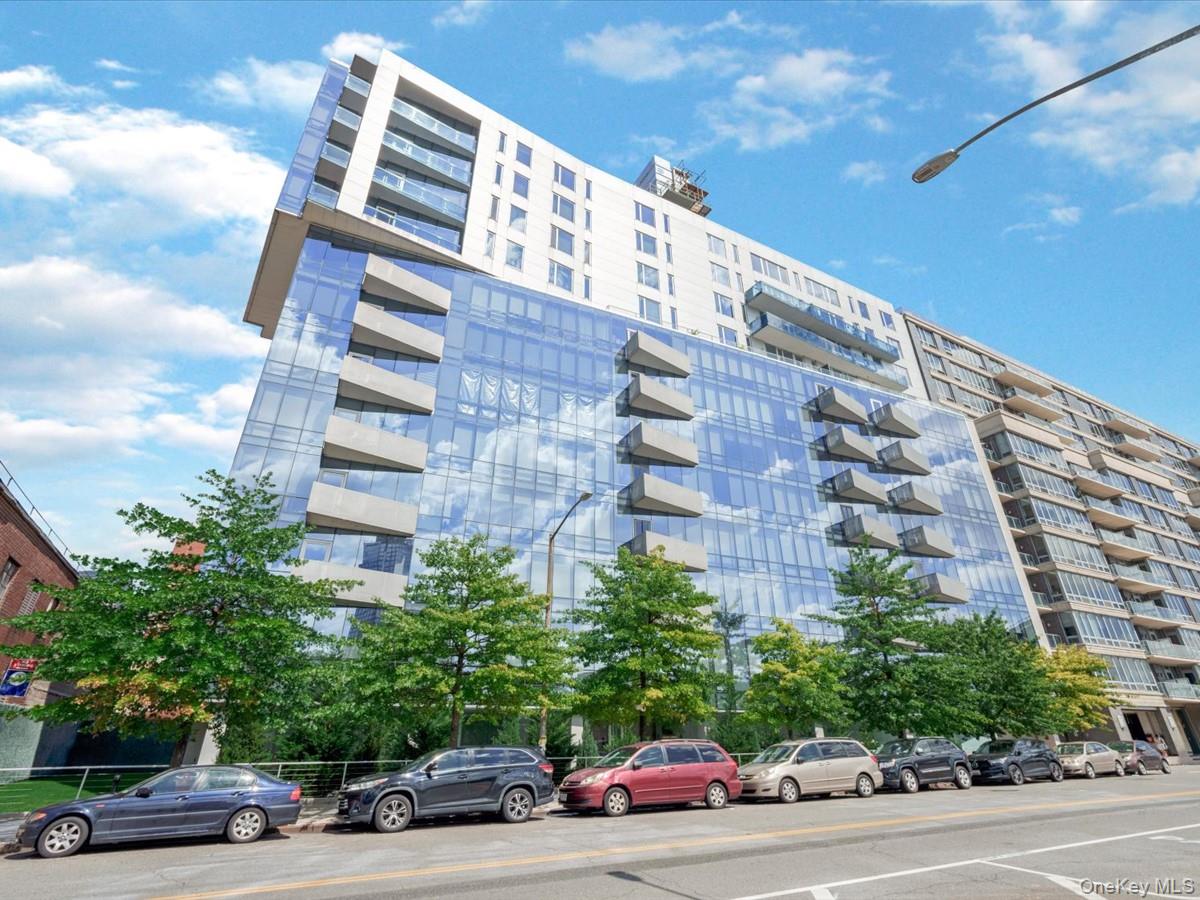 519 Borden Avenue 1H — photo