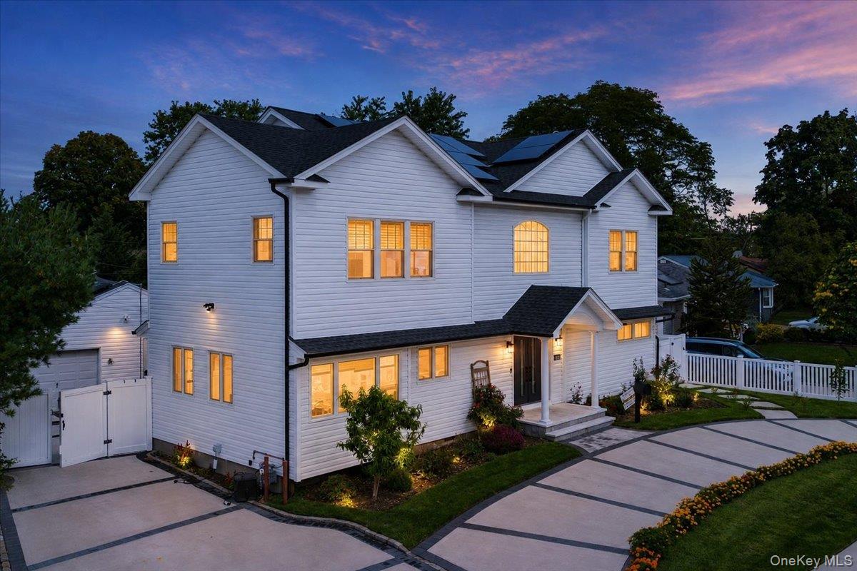 1375 Oak Lane — photo