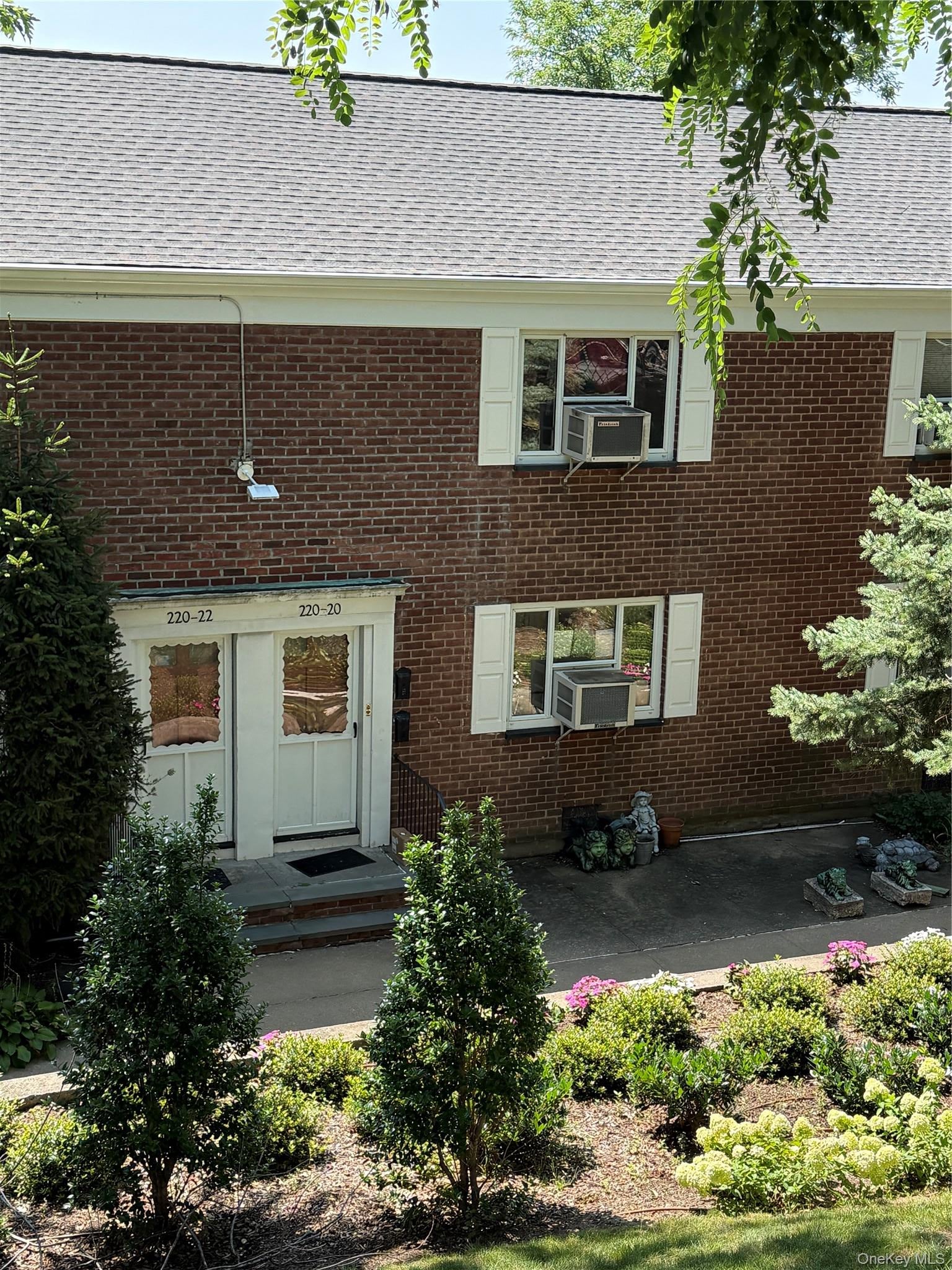 220-20 Stronghurst Avenue 20 — photo