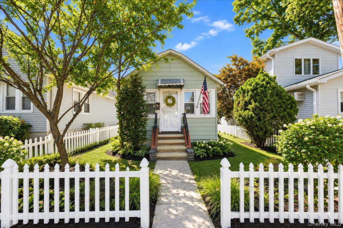 11 Oak Avenue 11 — photo
