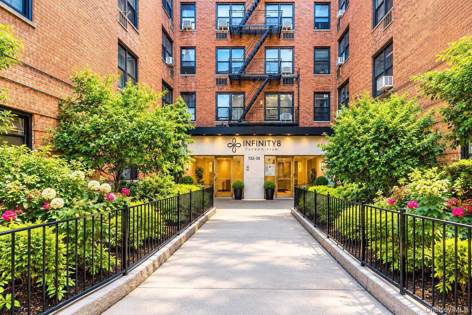 132-35 Sanford Avenue 5R — photo