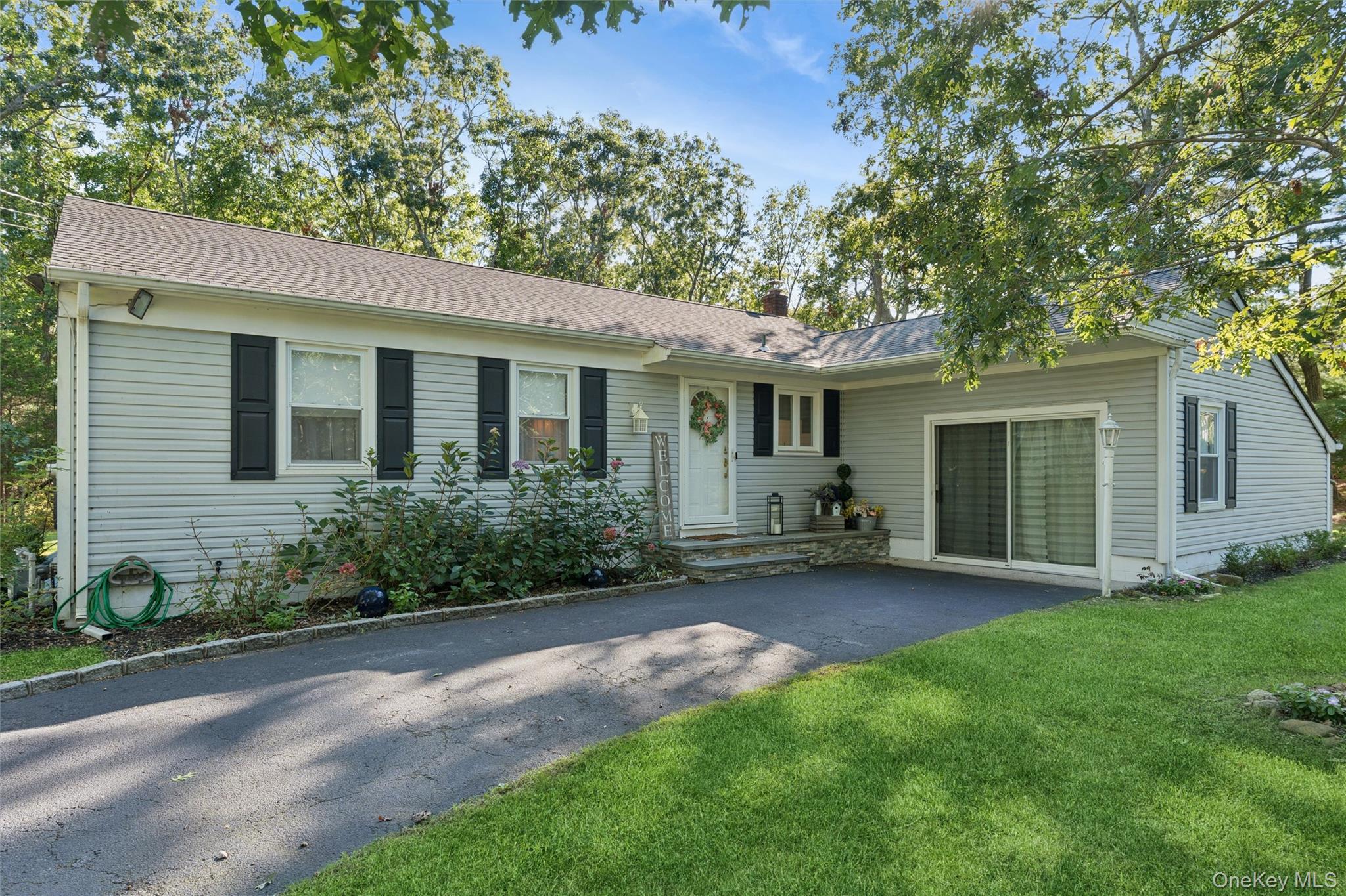 4 Arbor Lane — photo