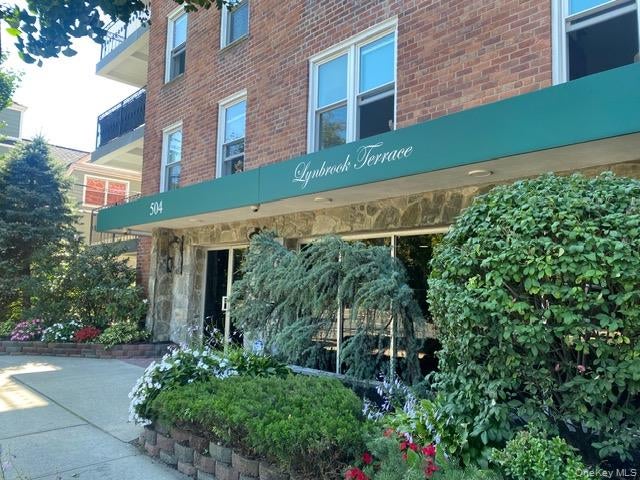 504 Merrick 4M — photo
