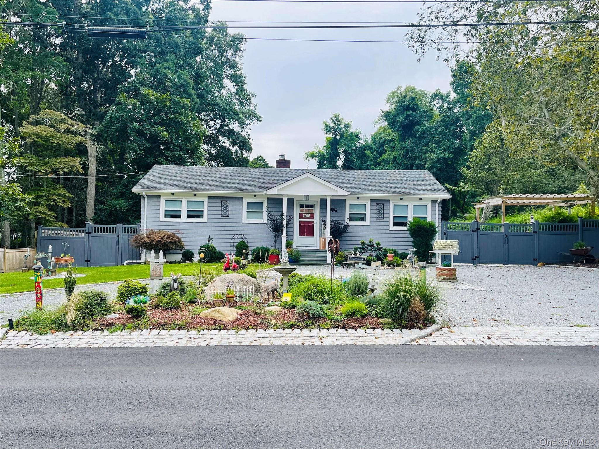 11 Jaspa Road — photo