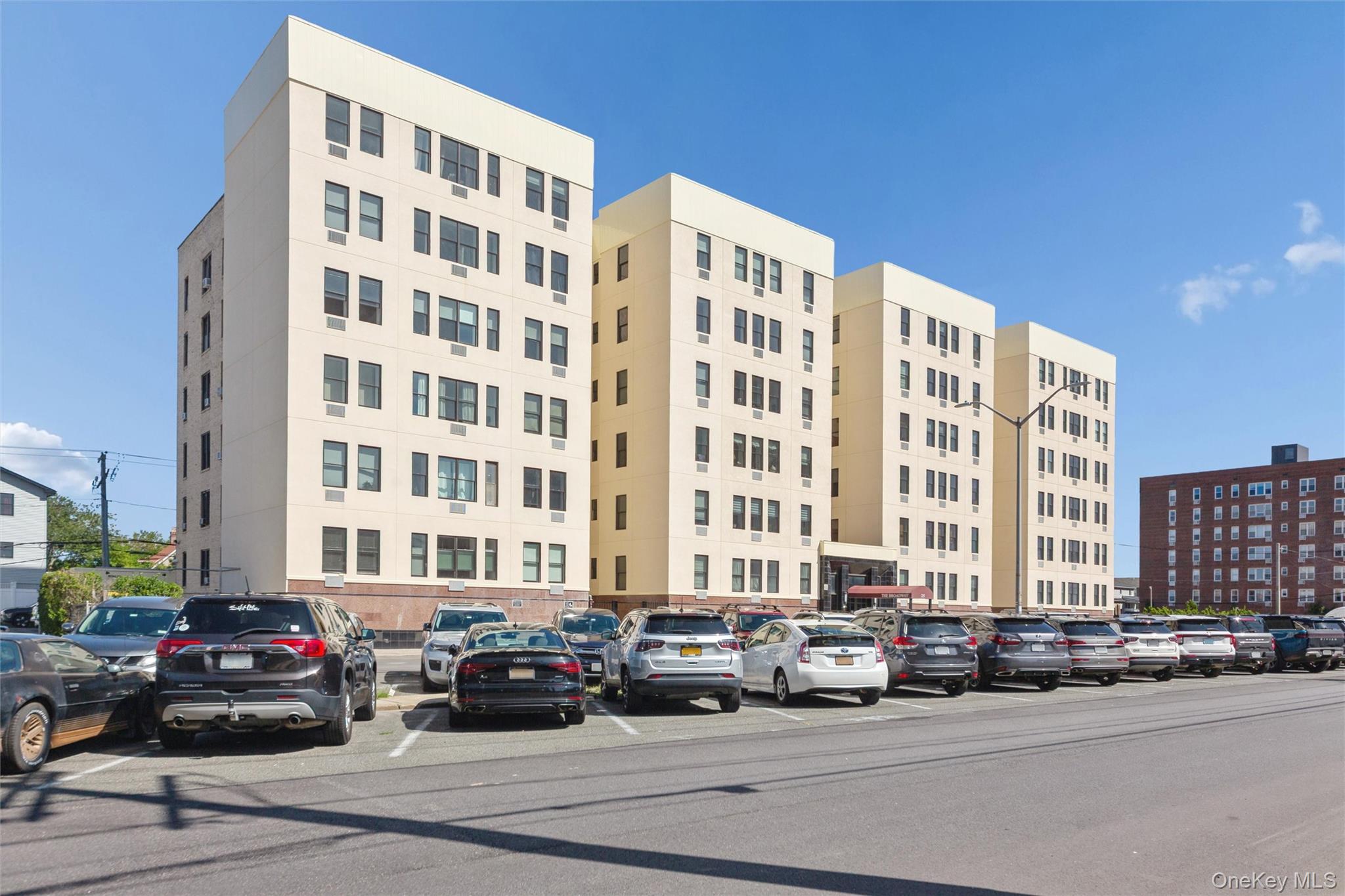 25 W Broadway 503 — photo