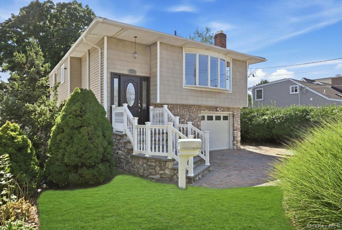 6 Adam Road W — photo