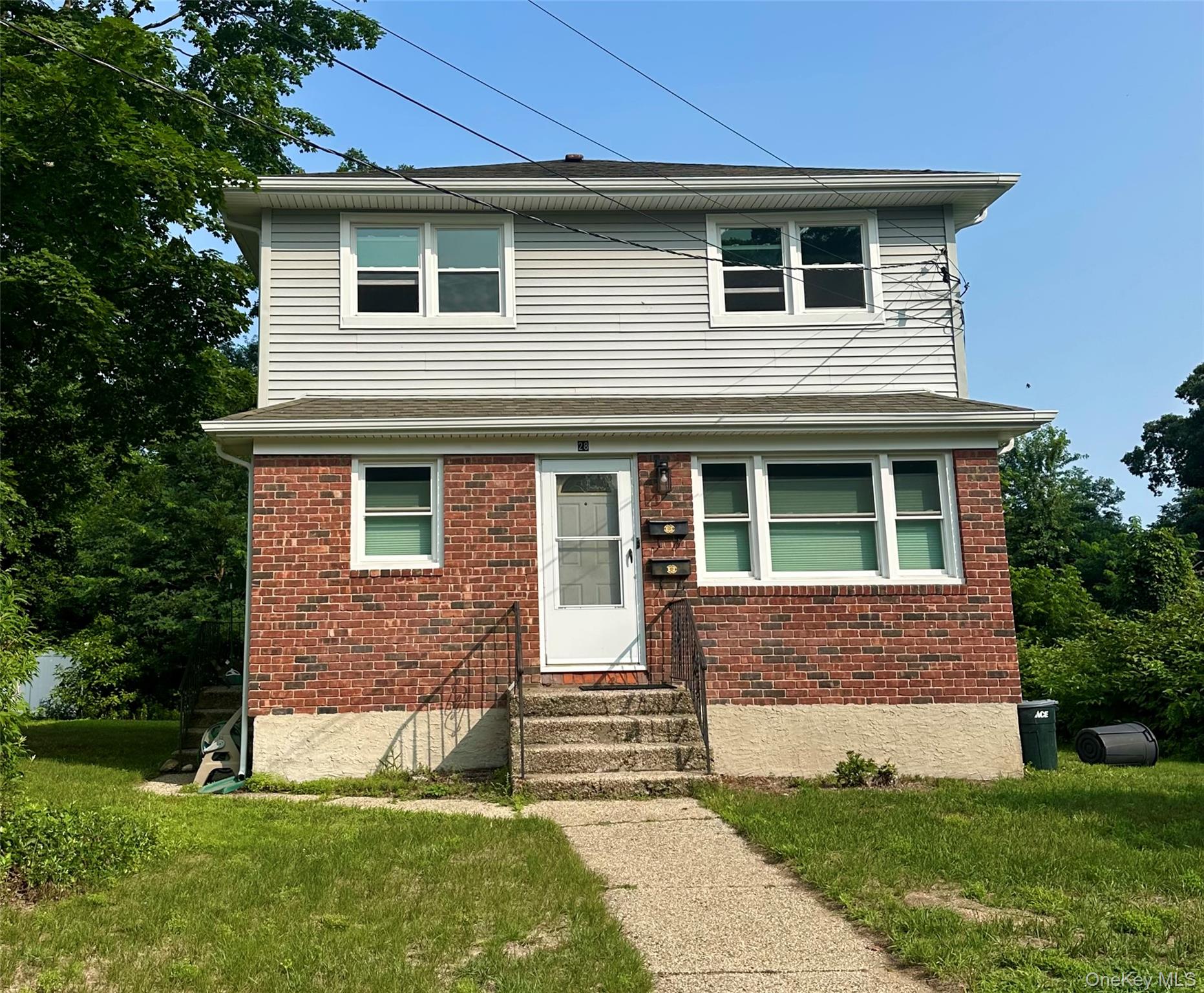28 Warner — photo