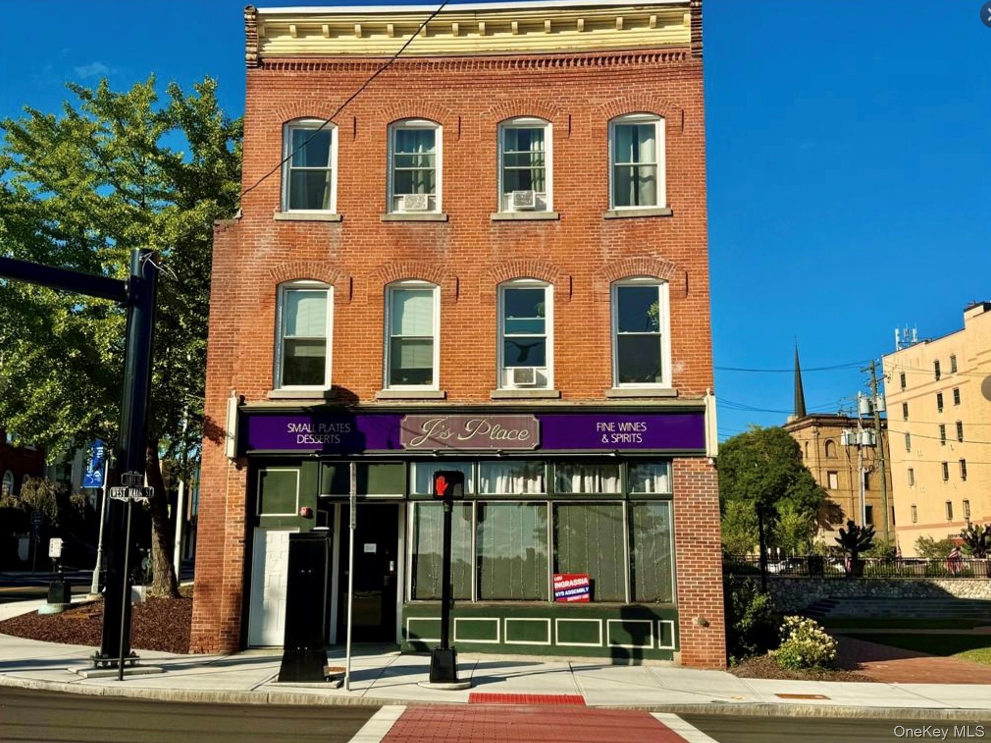 39 W Main Street — photo