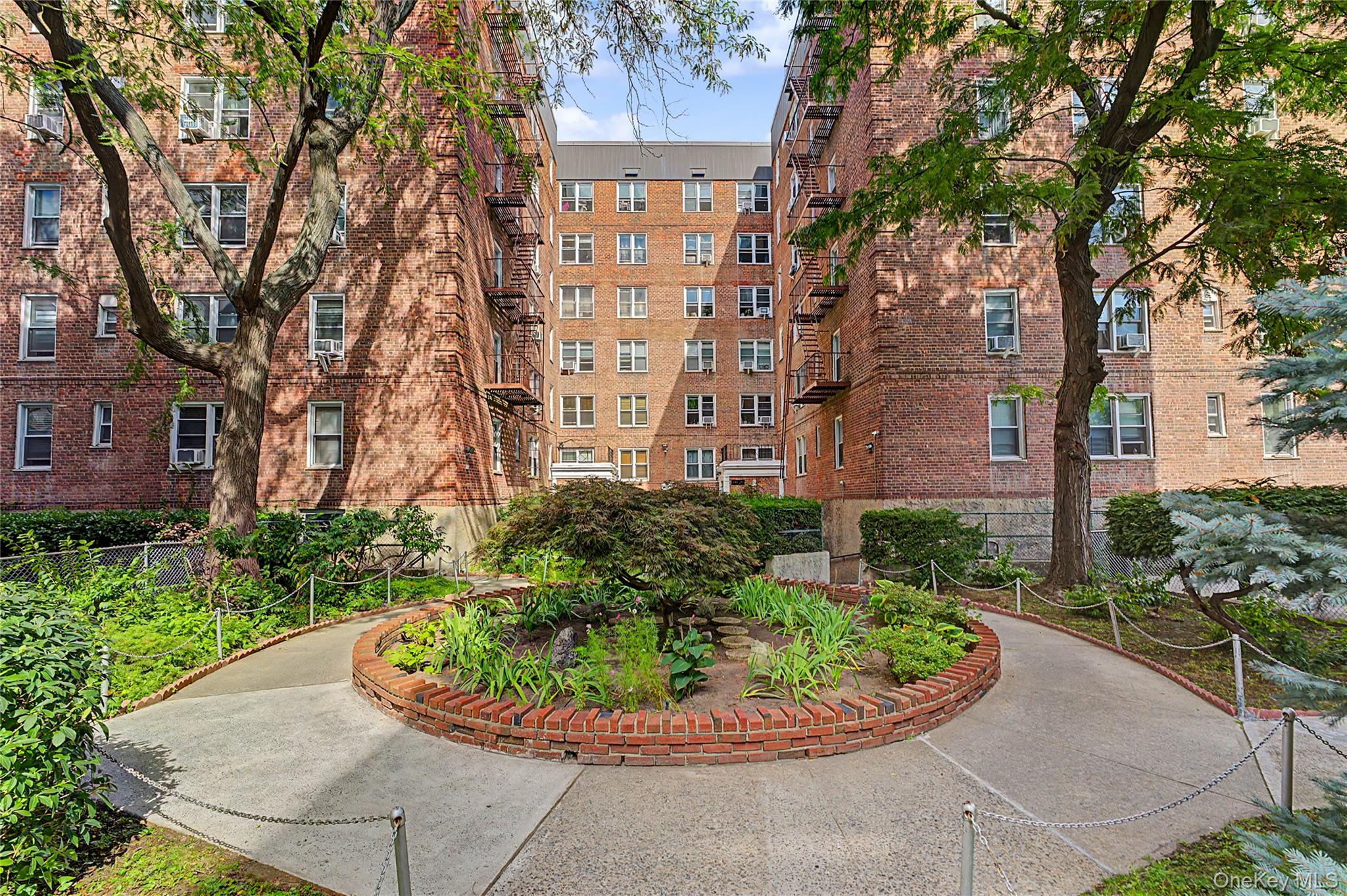 144-45 Sanford Avenue 5F — photo