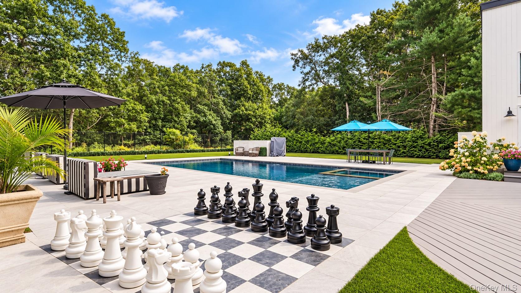 Home in East Hampton, NY 11937 — photo 2