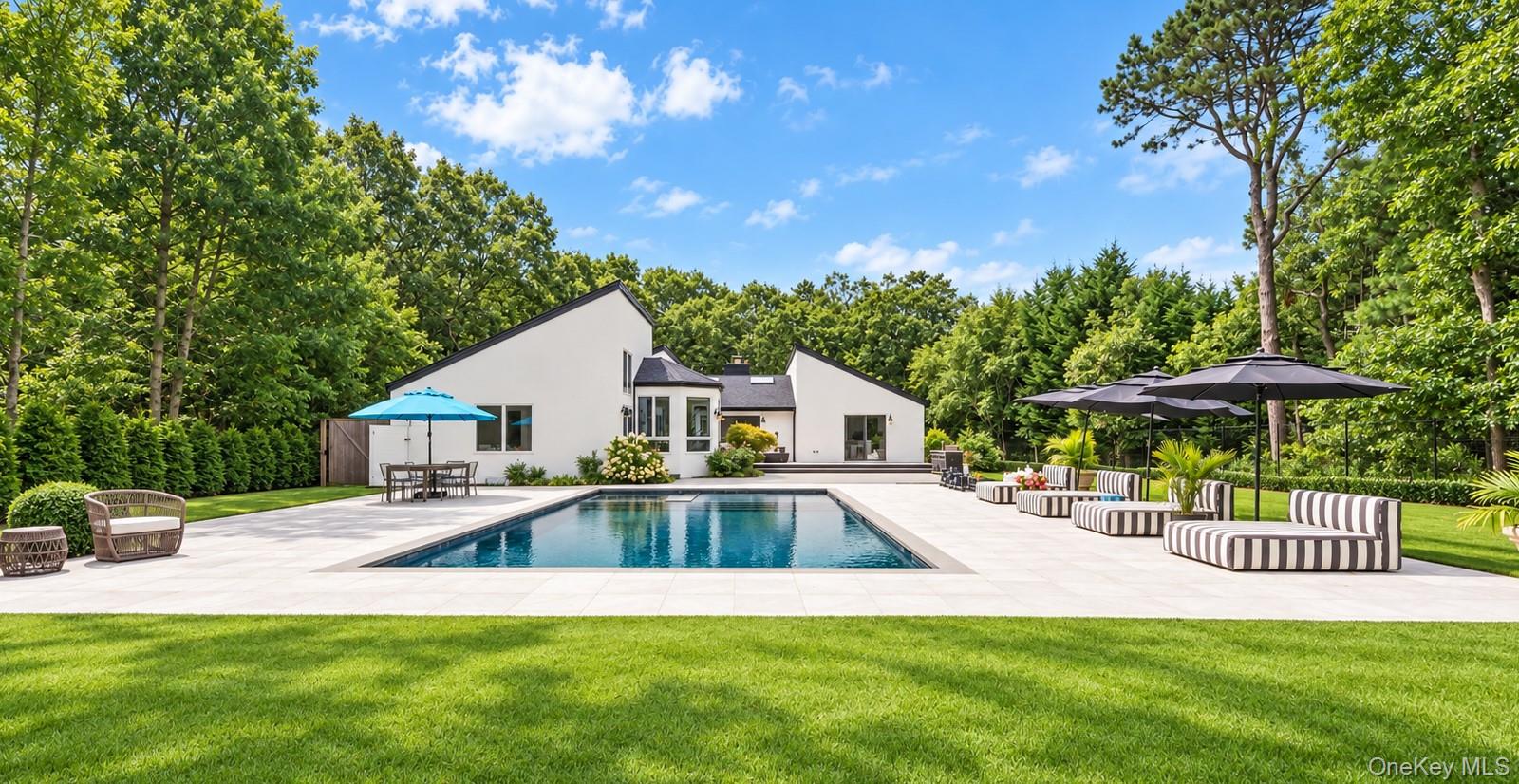 Home in East Hampton, NY 11937 — photo 3