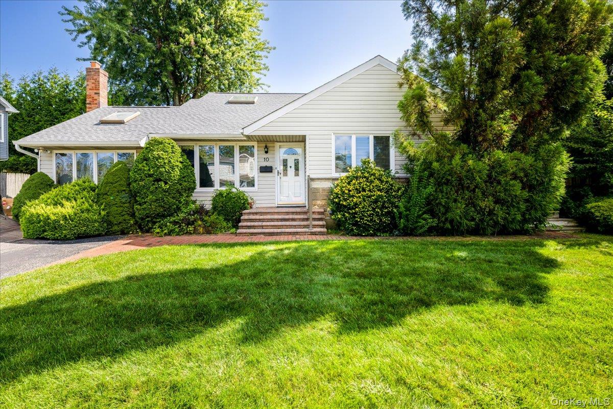 10 Seneca Drive — photo